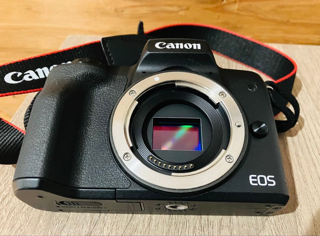 【美品】Canon EOS Kiss M ダブルズームキット　ブラック