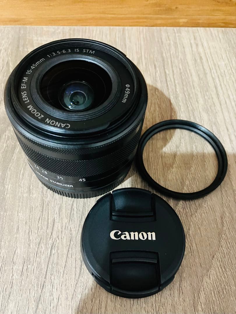 【美品】Canon EOS Kiss M ダブルズームキット　ブラック