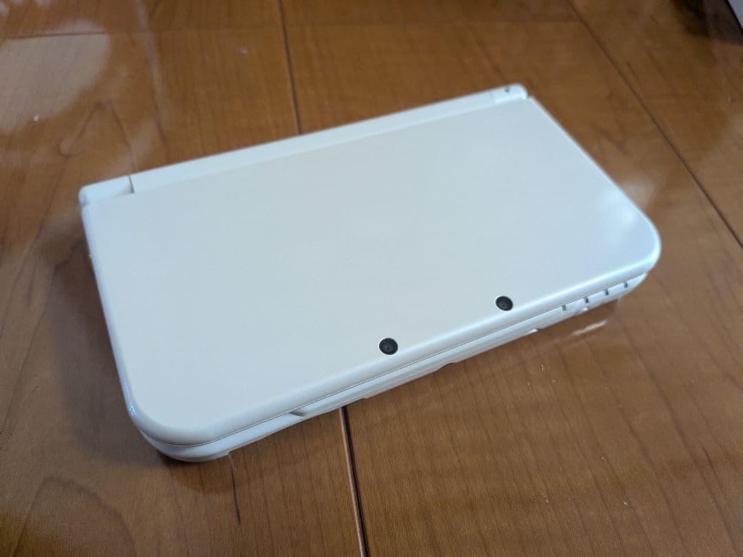 newニンテンドー3DSLL パールホワイト