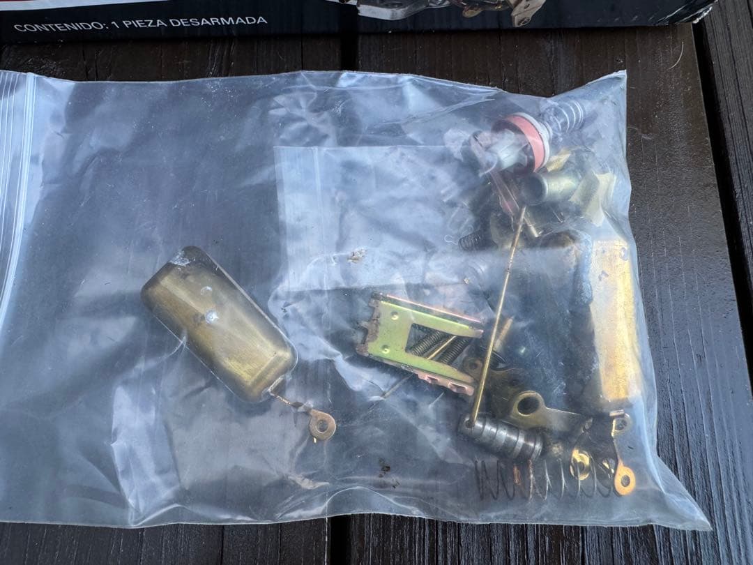 ジャンクEdelbrock AVS2 650fcm OHキット付き