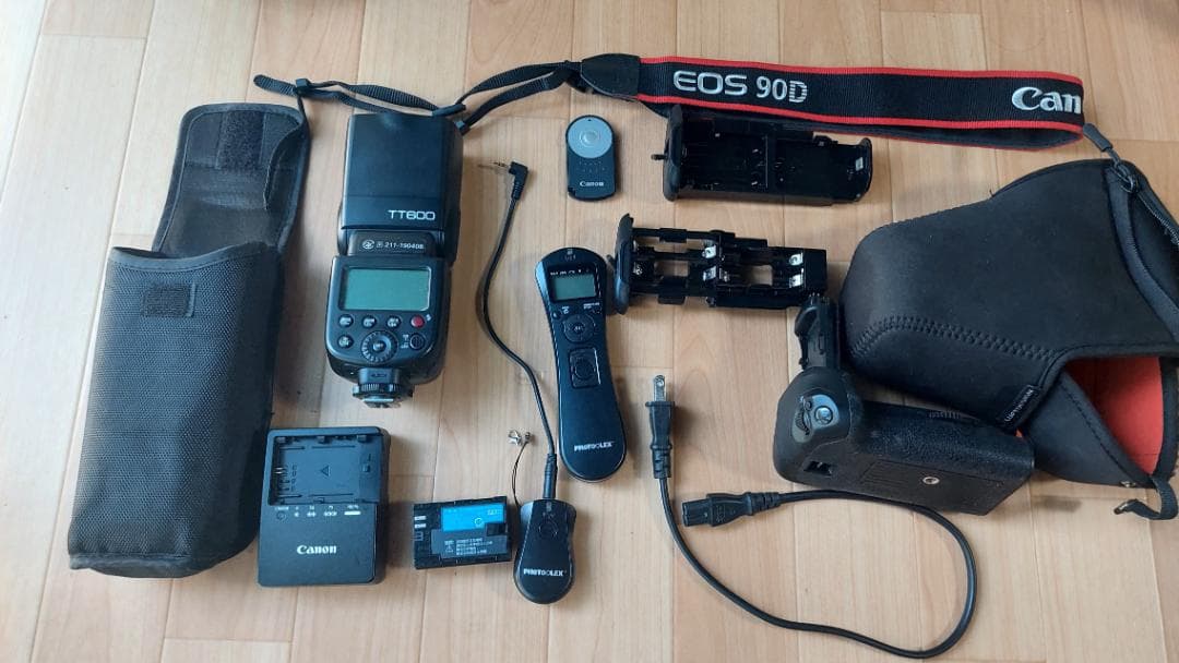 【ちぃ】Canon EOS 90D デジタル一眼レフカメラ　おまけ多数