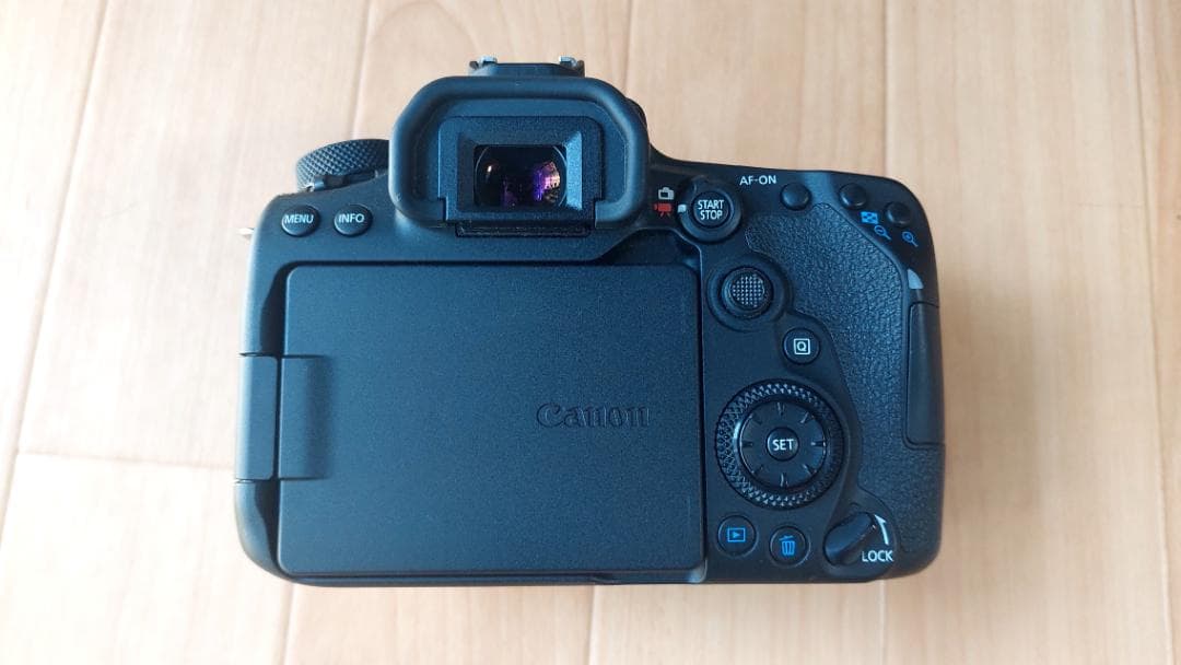 【ちぃ】Canon EOS 90D デジタル一眼レフカメラ　おまけ多数