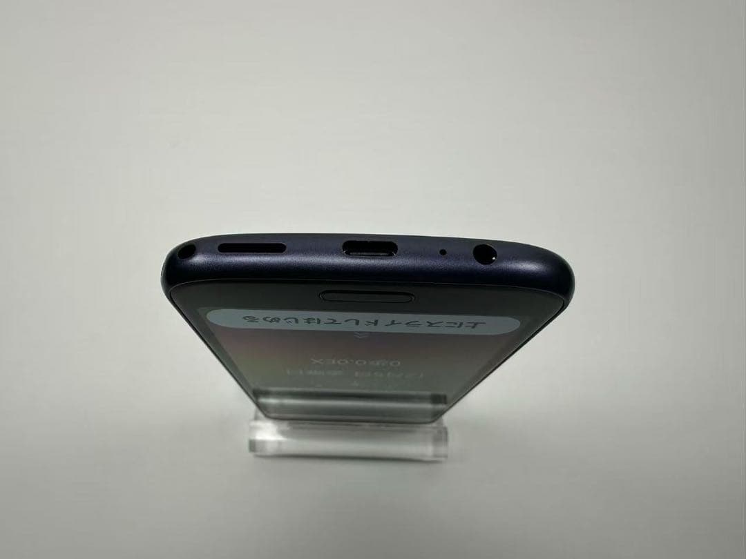 美品 NTT docomo らくらくスマートフォン F-53E ネイビー