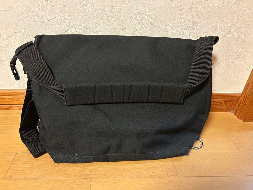 Oakley 90s メッセンジャーバッグ