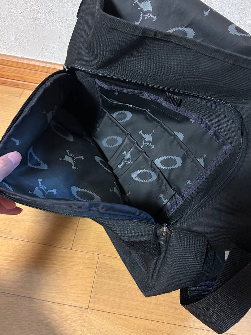 Oakley 90s メッセンジャーバッグ