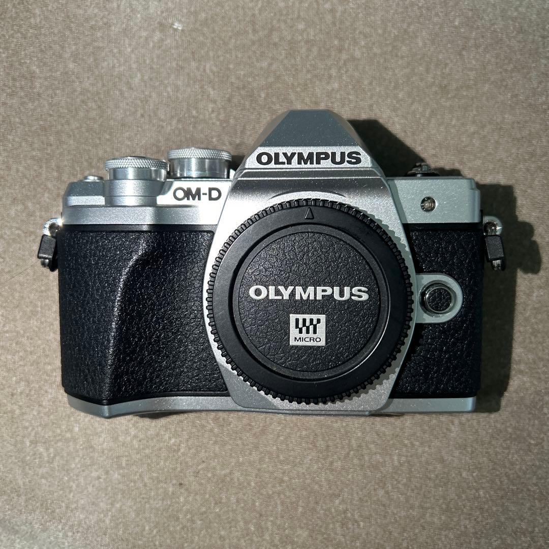 OLYMPUS OM-D E-M10 Mark III ダブルズームレンズキット