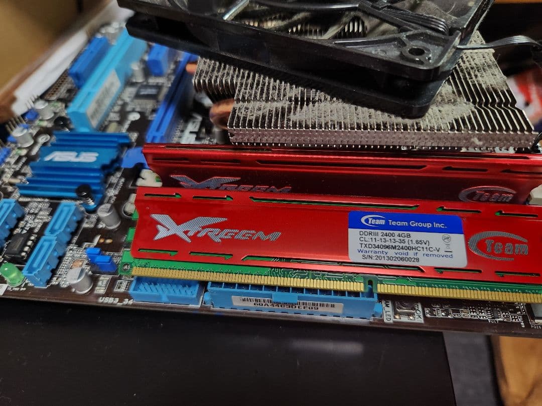 タワー型デスクトップPC