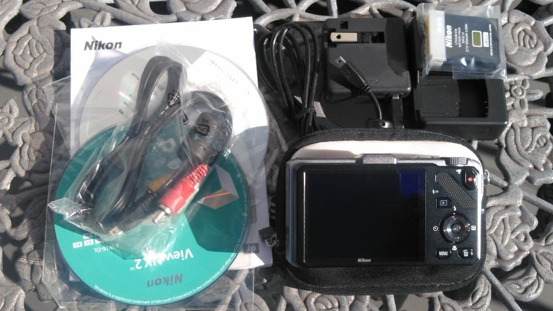 デジカメ　ニコン　S9300　付属品あり