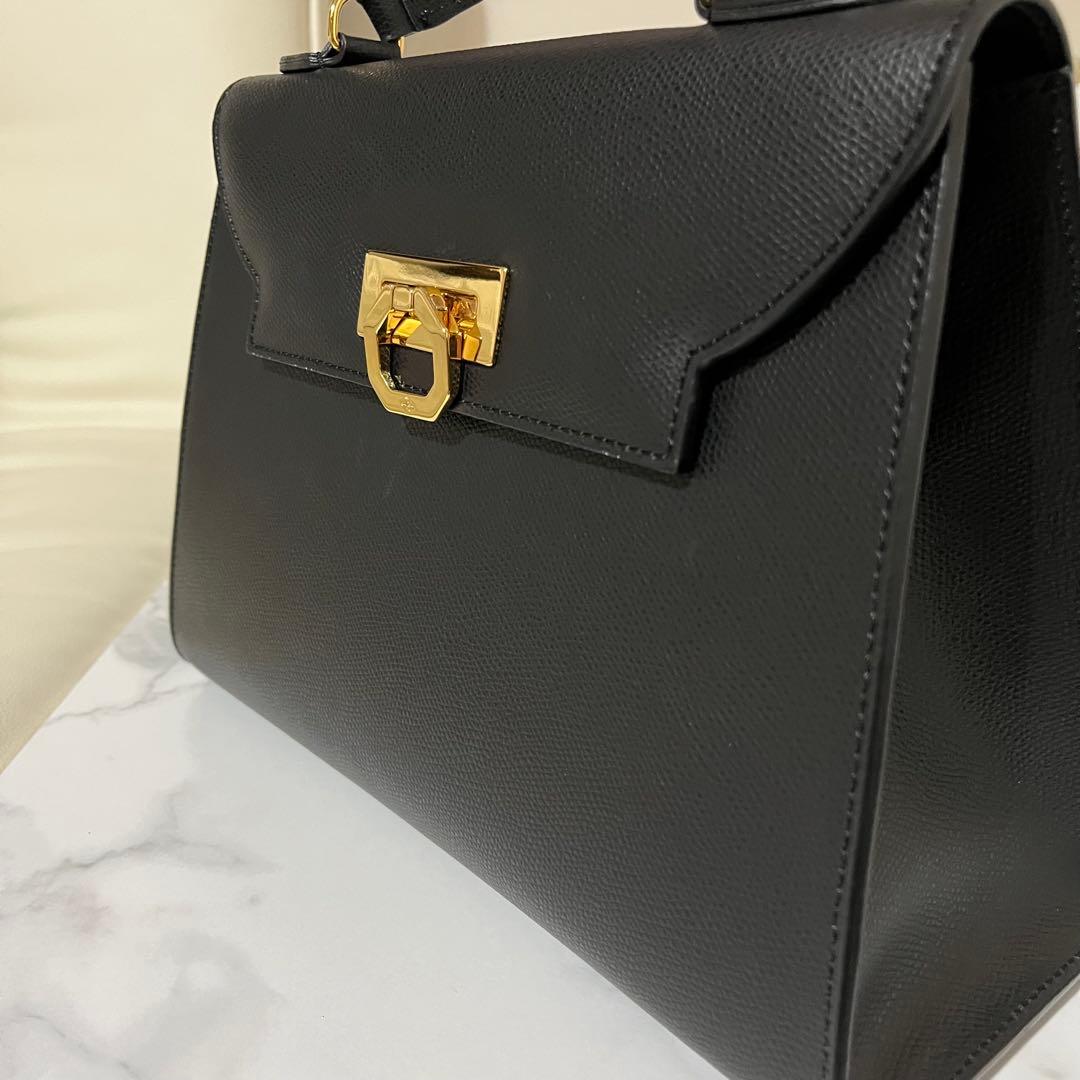 【ショルダー紐は未使用】カルボッティ