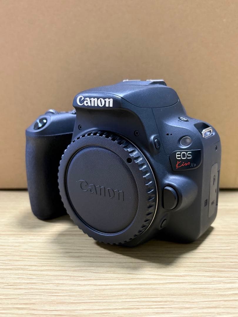 Canon EOS Kiss X9 本体