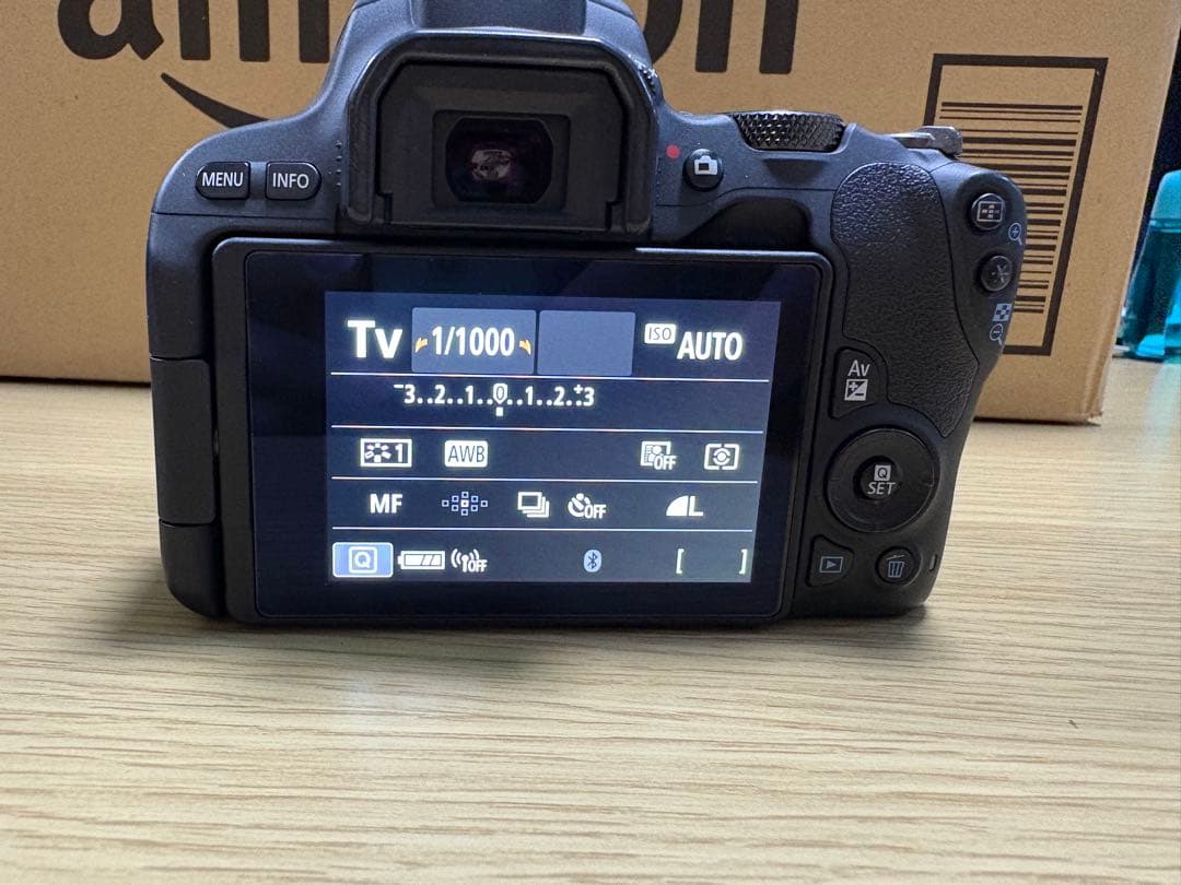 Canon EOS Kiss X9 本体