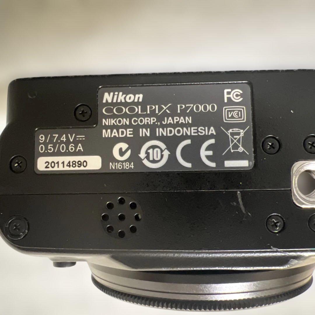 Nikon COOLPIX P7000 本体 バッテリーチャージャー付き