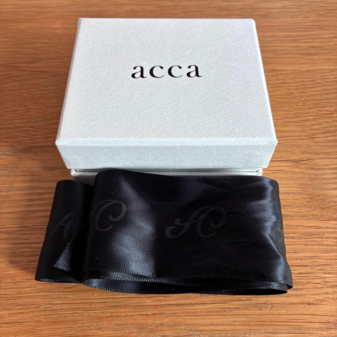 【新品未使用品】acca パールホワイトヘアクリップ Mサイズ　ラッピング袋付き
