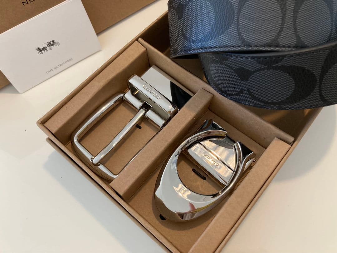 SALE♪コーチ　新品　シルバーバックル　リバーシブルシグネチャーベルト