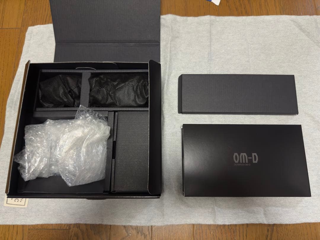 OLYMPUS OM-D E-M10 Mark II EZダブルズームキット