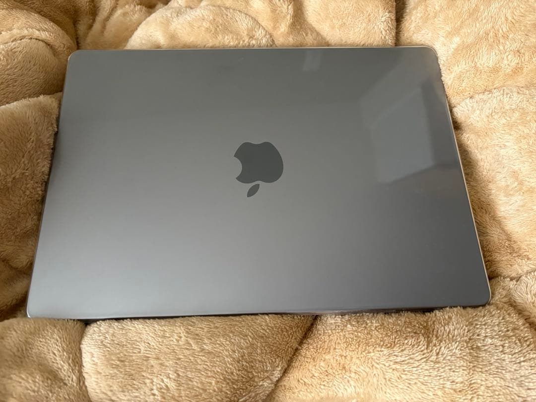 美品　MacBookPro M3 14インチ16GB 512GB スペースグレー