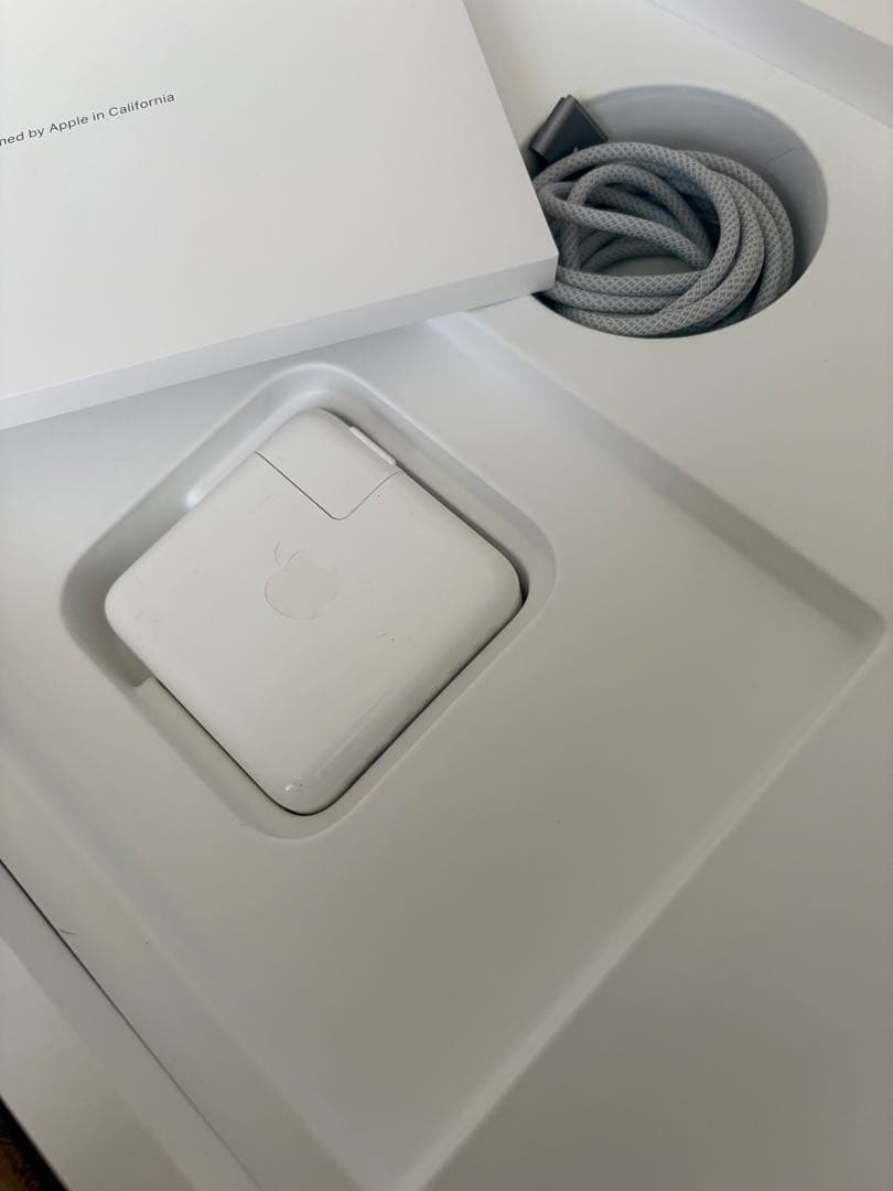 美品　MacBookPro M3 14インチ16GB 512GB スペースグレー