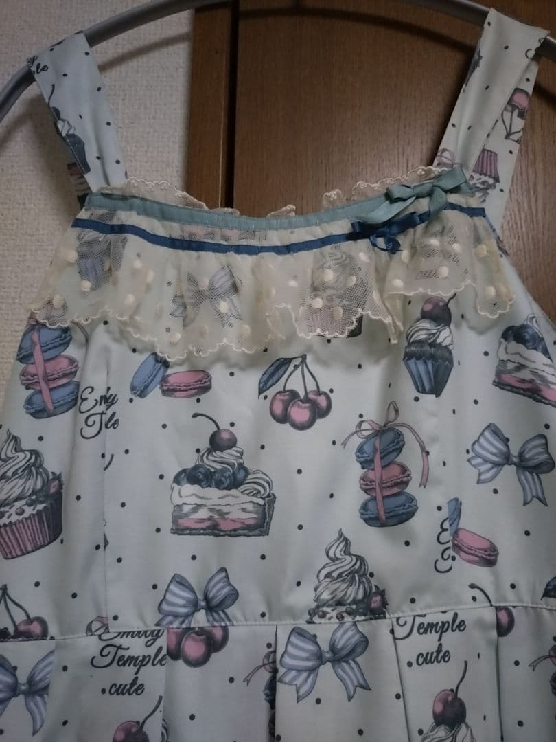 エミリーテンプルキュート　スイーツ柄ジャンスカ