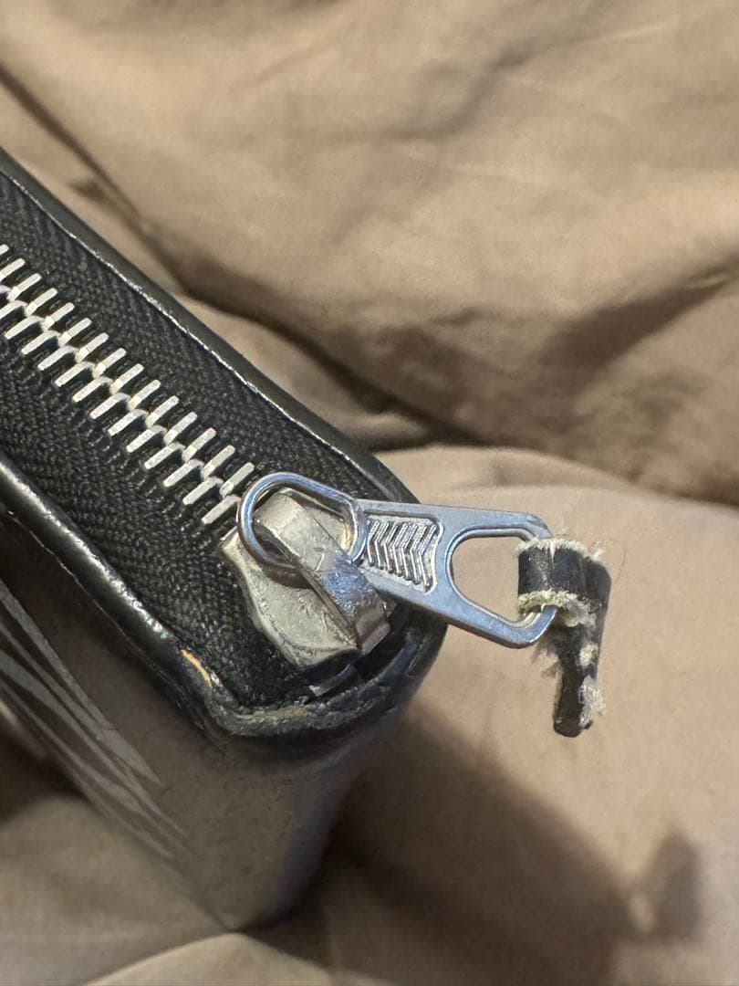 バレンシアガ　 グラフィティ 長財布