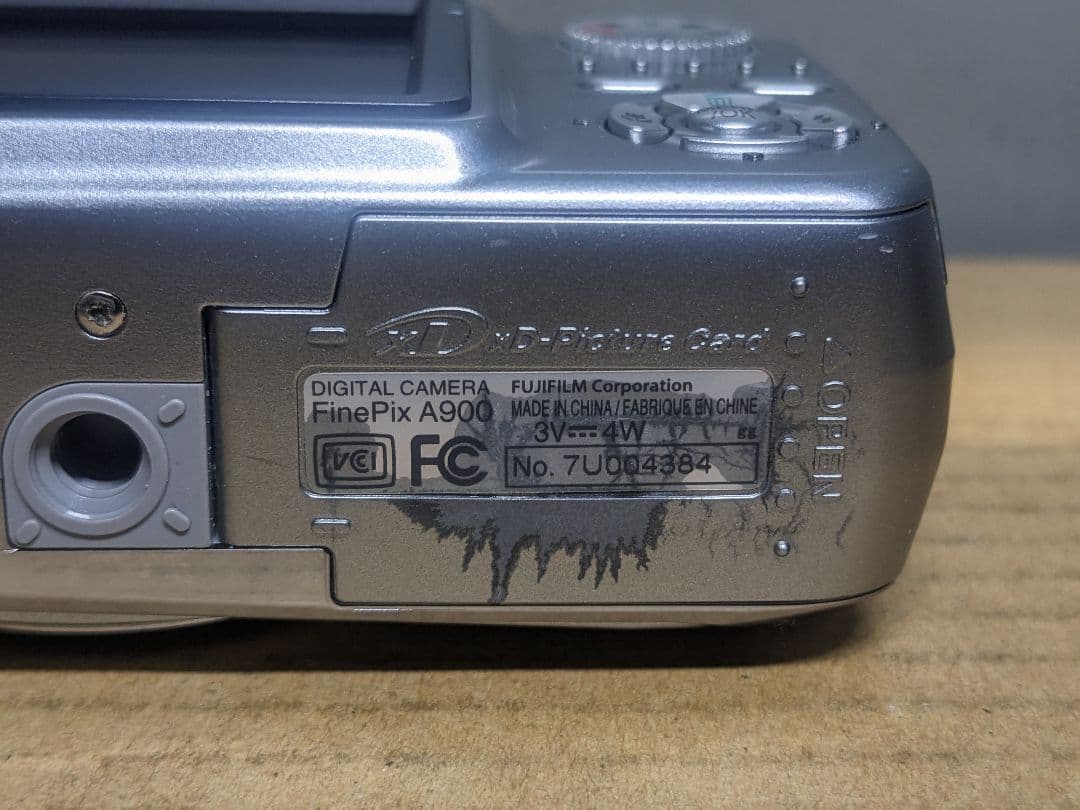 FUJIFILM FinePix A900 デジカメ 単三電池　動作品