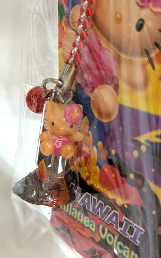 公*o様 日焼けハローキティ ハワイ　キラウエア火山　根付　2012　未開封