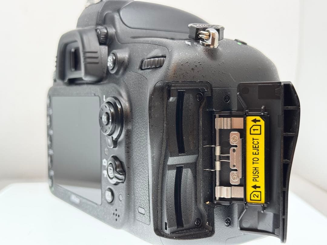 Nikon D610 フルサイズデジタル一眼レフ 本体　訳あり美品