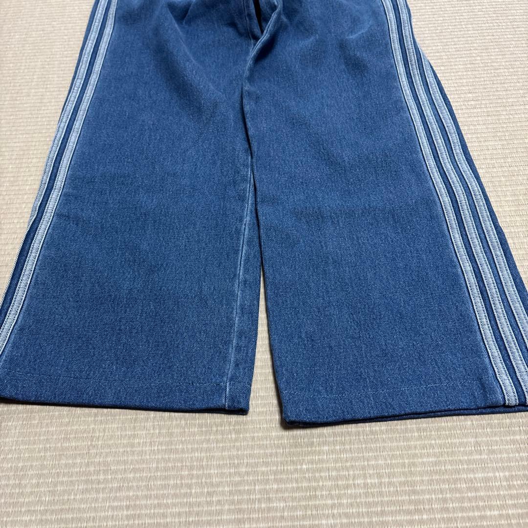 かずみん　adidas デニム　ワイドパンツ
