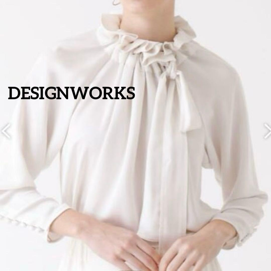 美品✨デザインワークス　サテンリボンブラウス　ボウタイ　日本製　38