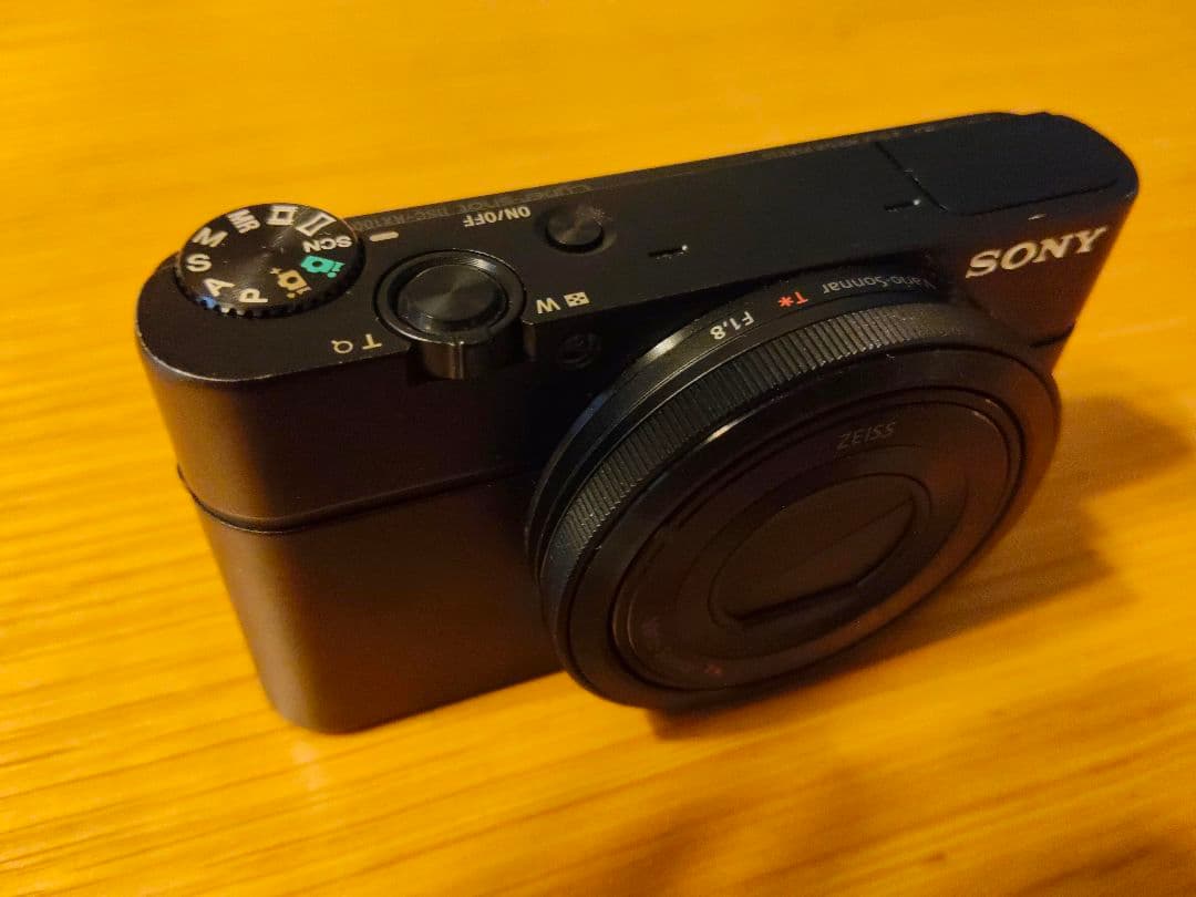 SONY　Cyber-shot DSC-RX100