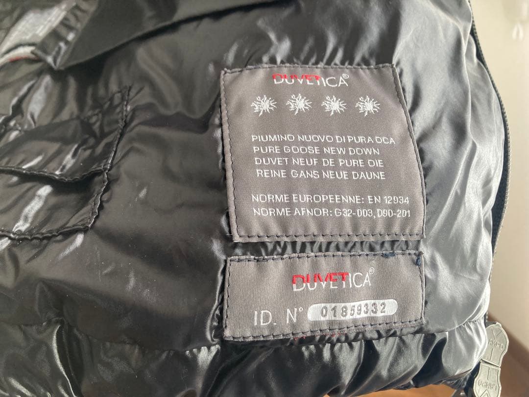 【美品】デュベティカダウン３８オールブラック