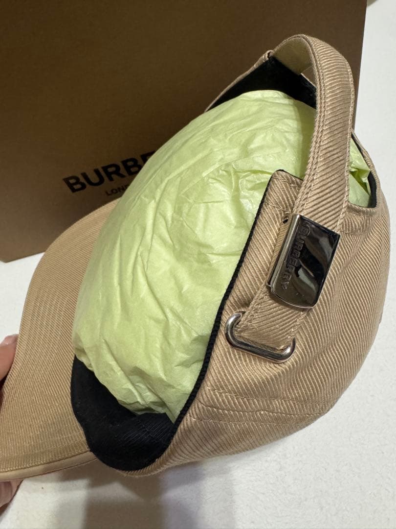 BURBERRY ベージュ キャップ