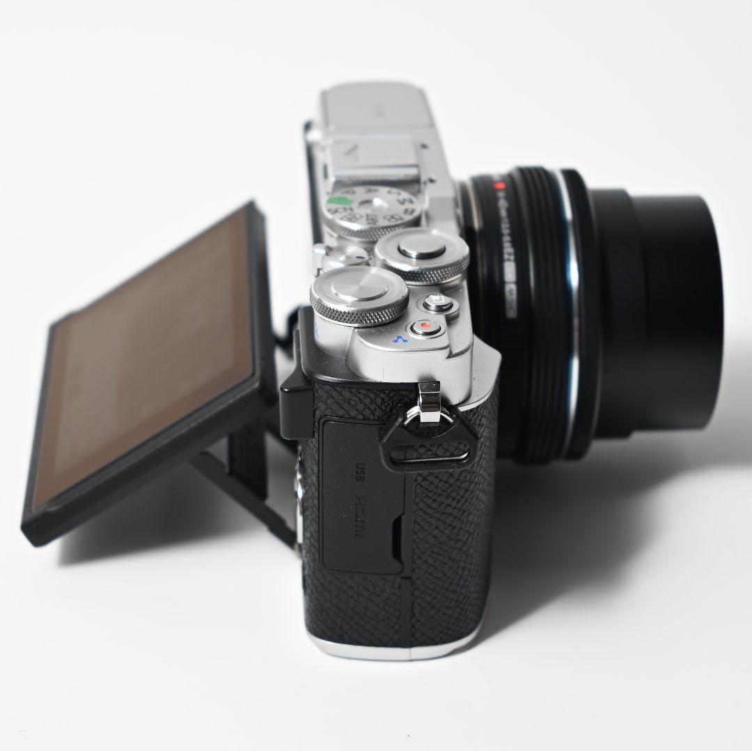 オリンパス OLYMPUS PEN E-P7 14-42mm EZレンズキット