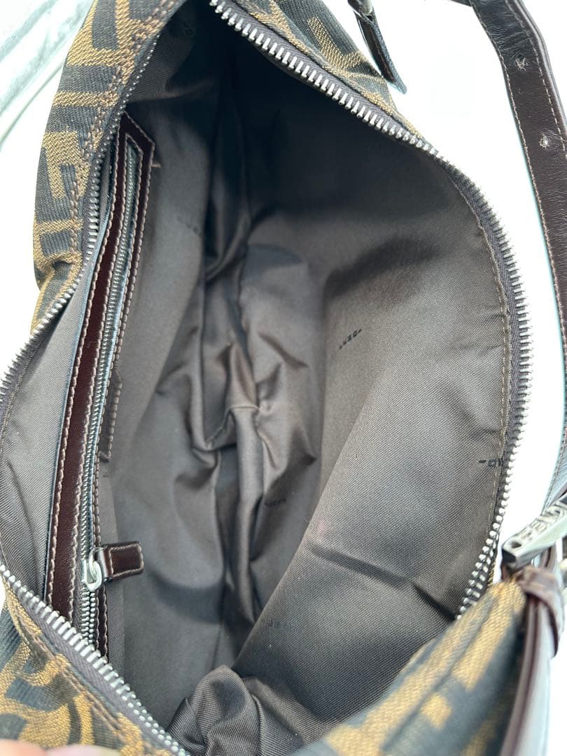 美品Fendi ロゴハンドバッグ