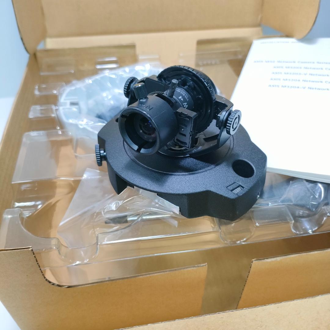 AXIS M3204 ネットワークカメラ