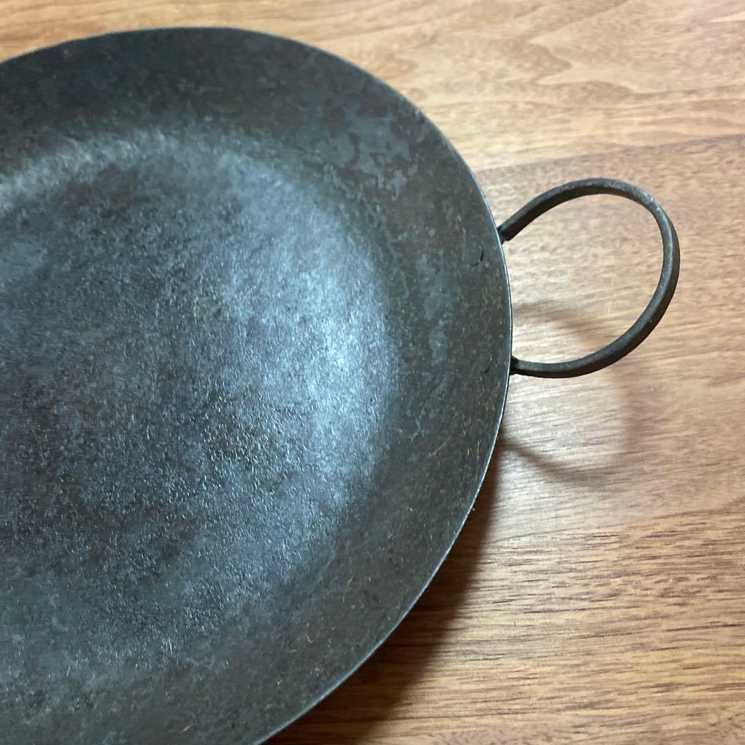 成田理俊　鉄製両手フライパン27㎝