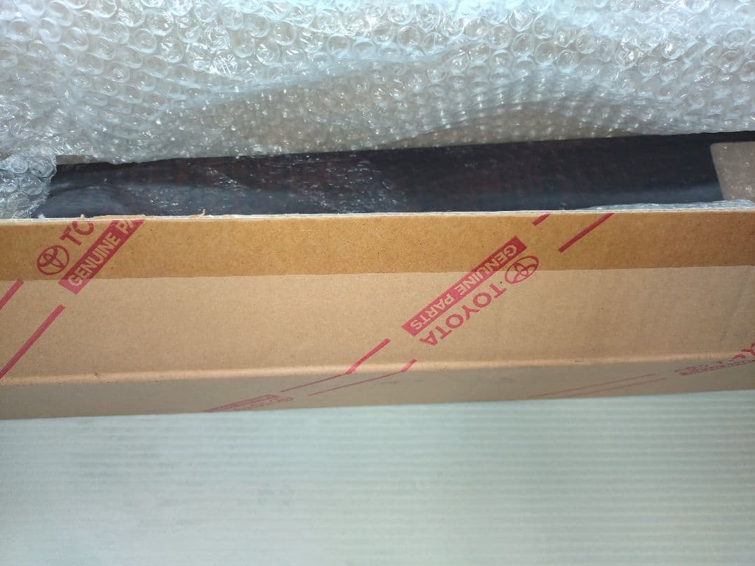 トヨタ 18マジェスタ ダッシュボードウッドパネル（純正品） 内装パーツ 新古品