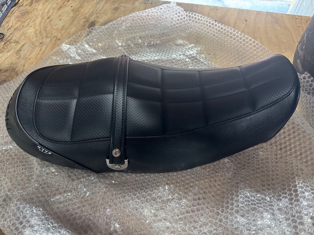 カワサキ　z900rs シート　川口シート