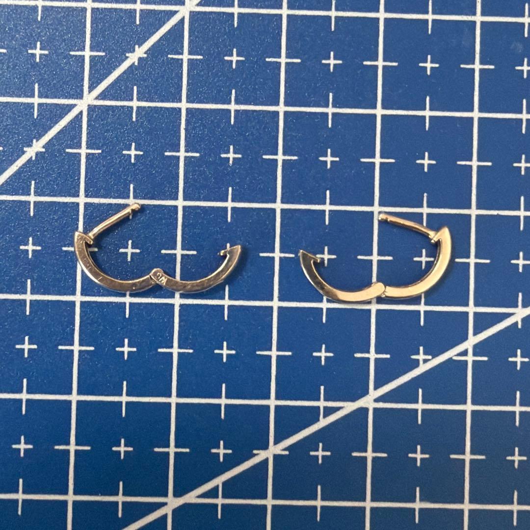 14K WG 中折れ　小ぶり　シンプルピアス