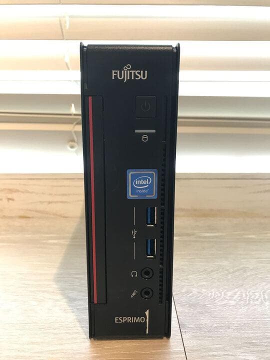 Windowsデスクトップ Fujitsu ESPRIMO Q558/B / i3-8100T