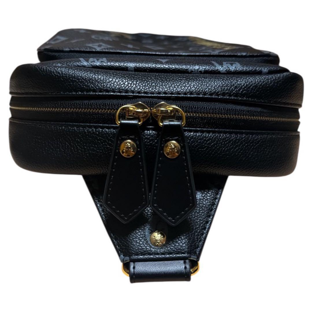 極美品 カステルバジャック サシャ ボディバッグ モノグラム 黒 ゴールドロゴ