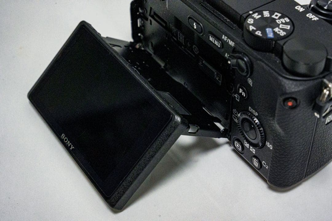 エア　SONY α6400 ボディ＋ バッテリーチャージャー