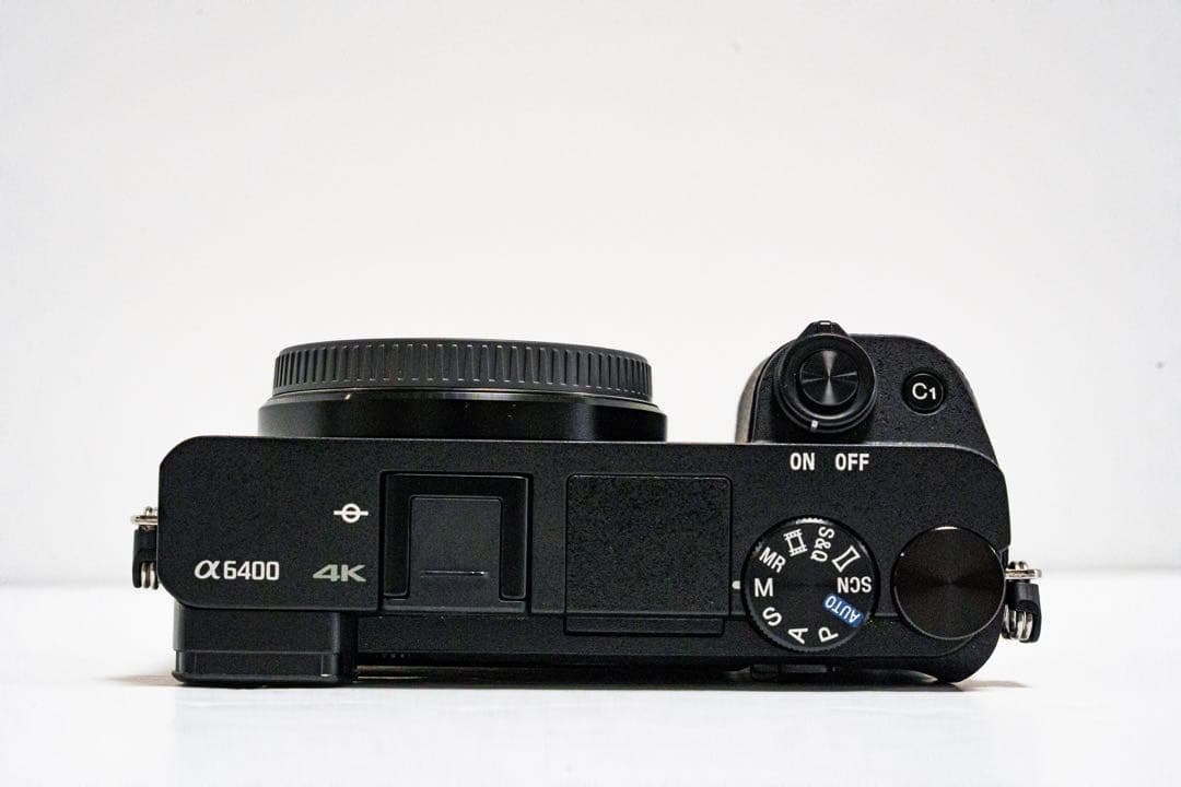 エア　SONY α6400 ボディ＋ バッテリーチャージャー