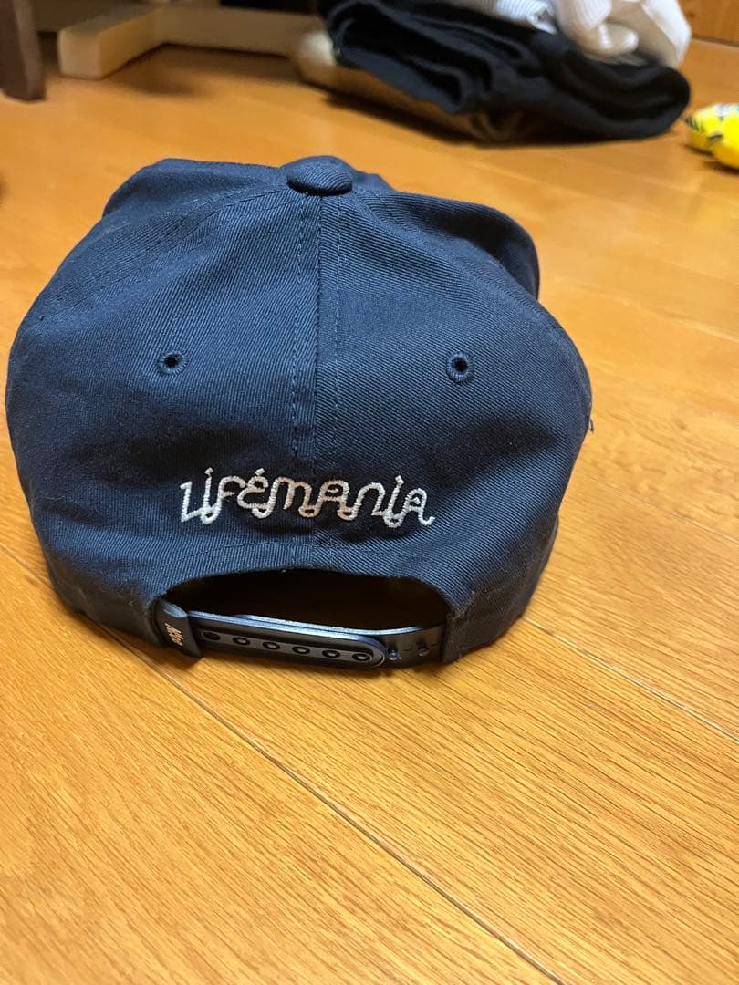 life mania girlz キャップ　ネイビー