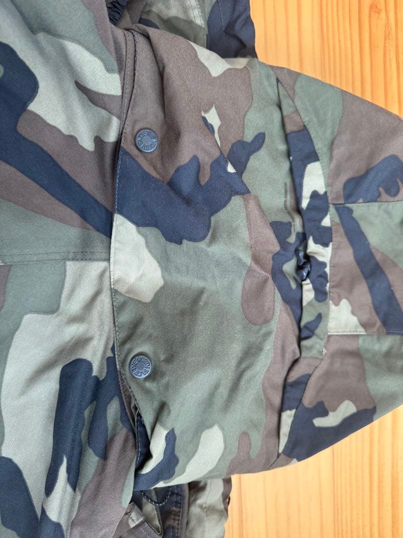 【スノボ・スキー】ノースフェイス　マウンテンパーカー　カモフラージュ フード付き