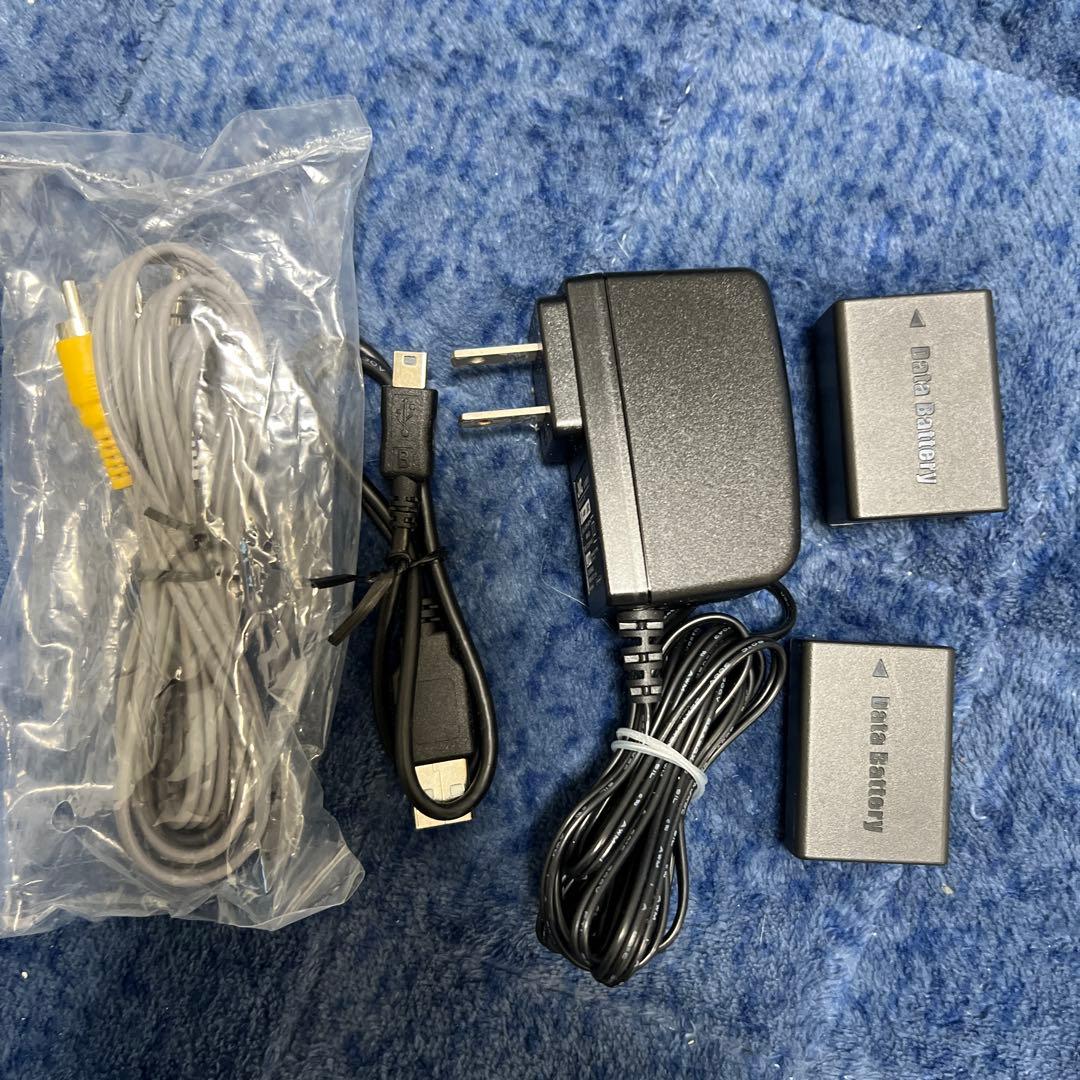 ビデオカメラ JVC GZ-E242