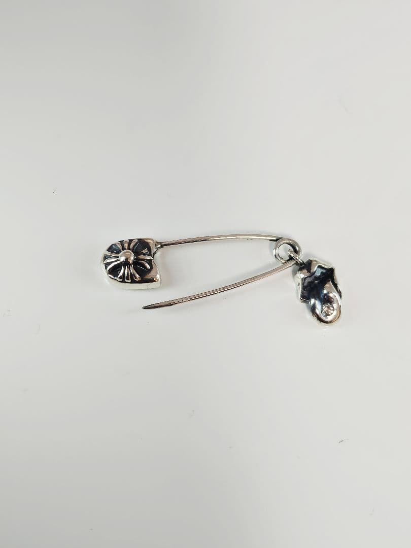 クロムハーツ リップ＆タン CHプラス セーフティピン with ダイヤモンド