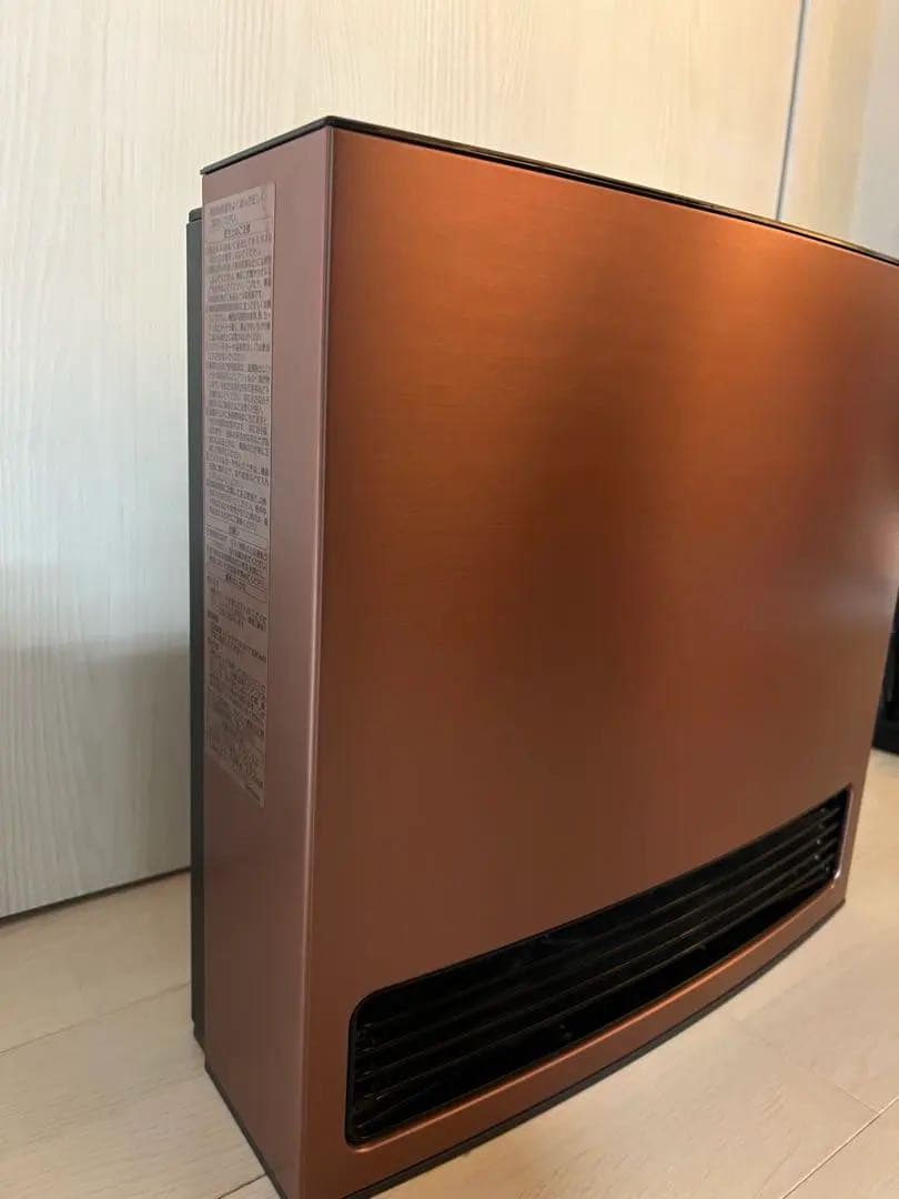 ガスファンヒーター ブロンズ色 スリムデザイン