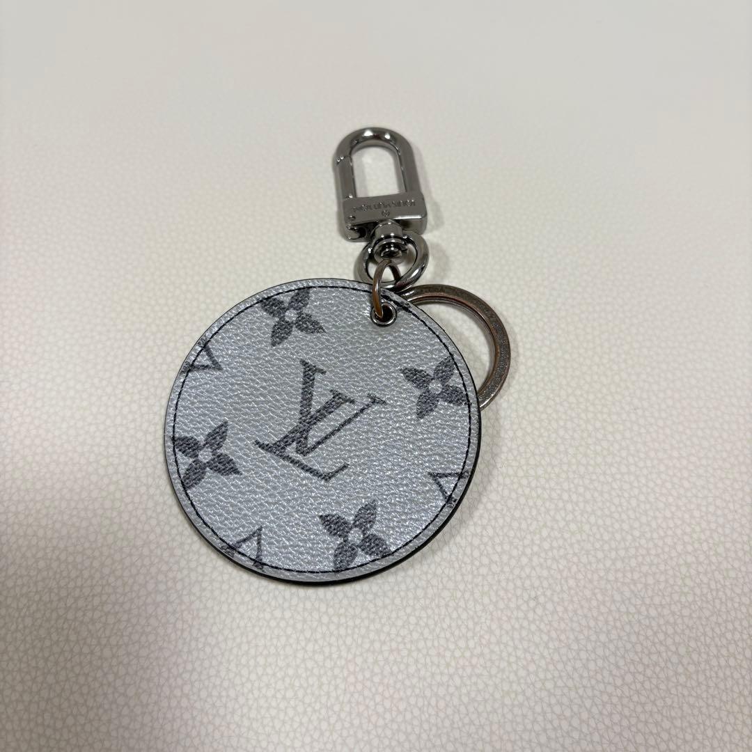 美品　LV キーホルダー　本革　LOUISVUITTON