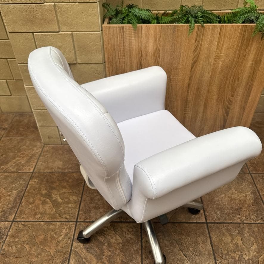 BEAUTY GARAGE ラグジュアリー ネイルチェア サロン 昇降機能付き