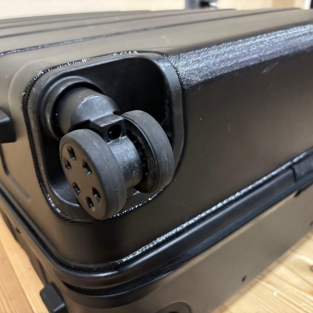 特大型　無印良品　黒 ハードキャリーケース 104リットル　TSAロック 4輪